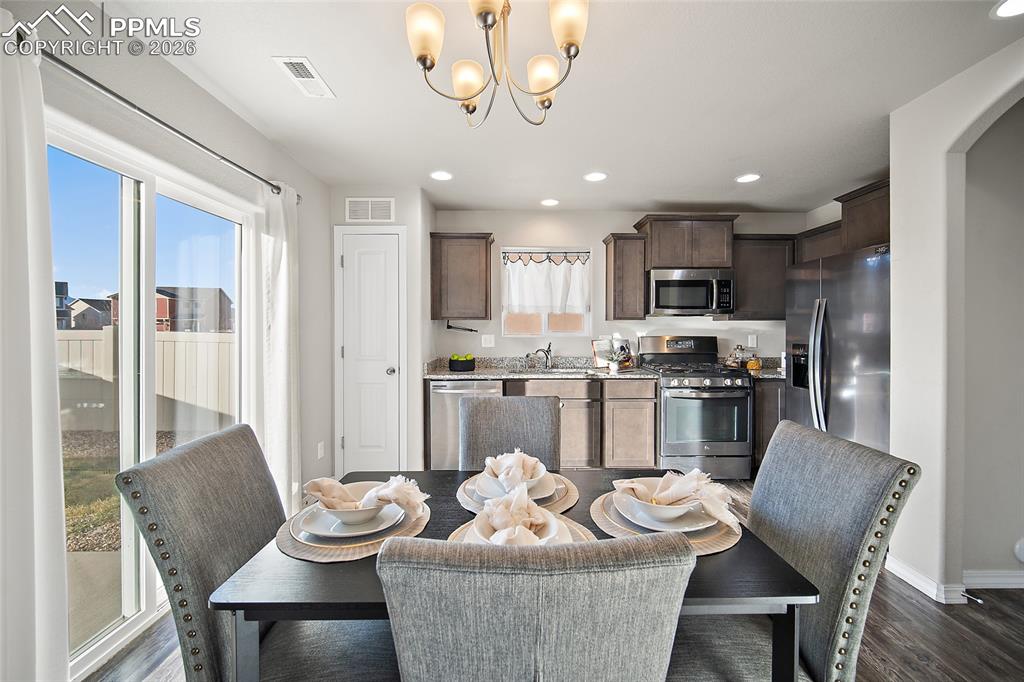 Image 9 of 44: Dining Area