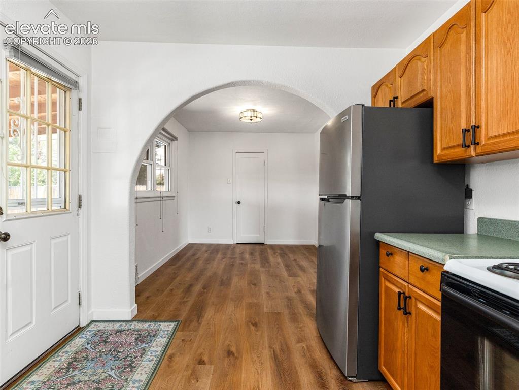 Image 16 of 37: Kitchen