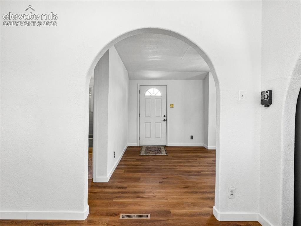 Image 22 of 37: Entry