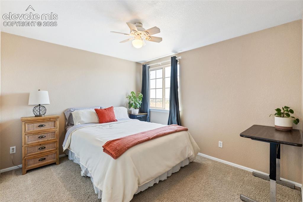 Image 19 of 29: Bedroom
