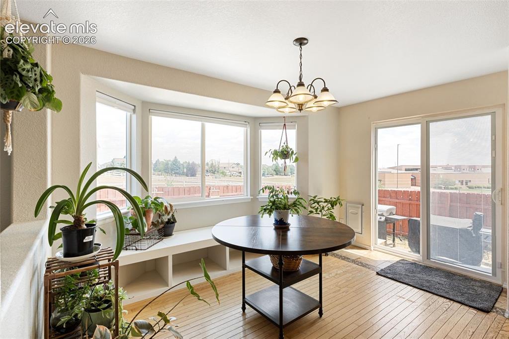 Image 8 of 29: Dining Area