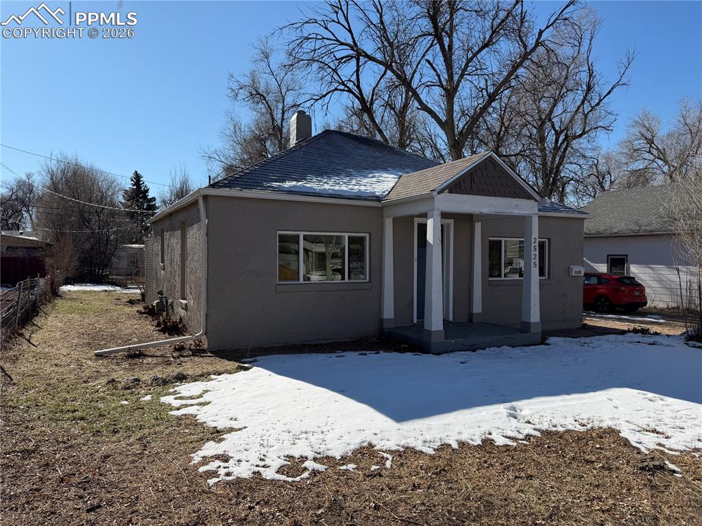 Image 14 of 14: Bedroom