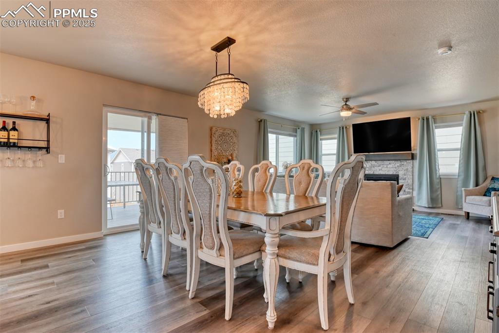 Image 13 of 50: Dining Area