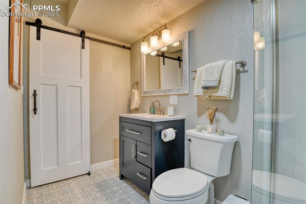 Image 46 of 50: Bathroom