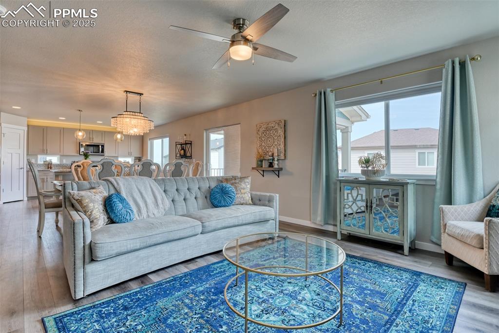 Image 8 of 50: Living Room