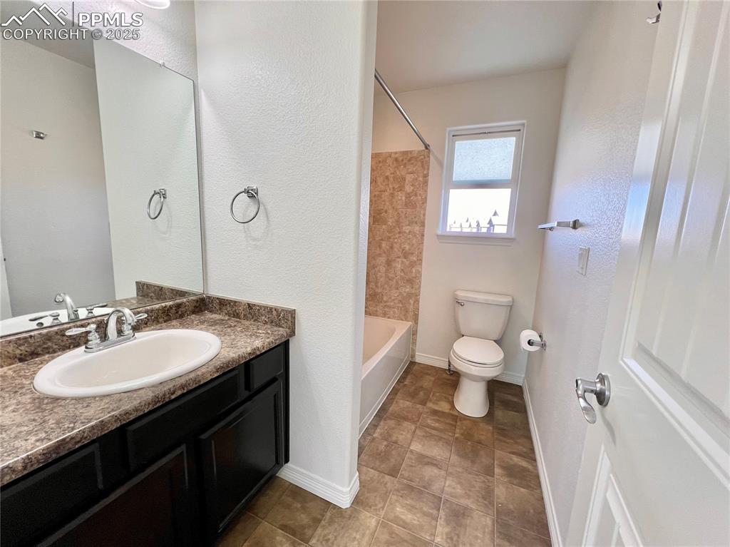 Image 26 of 45: Third Bathroom