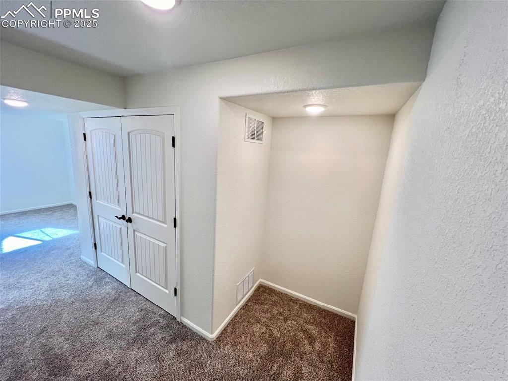 Image 31 of 45: Cozy Niche