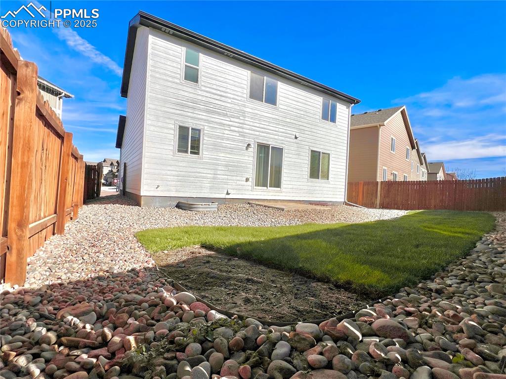 Image 41 of 45: Fully-Fenced Backyard