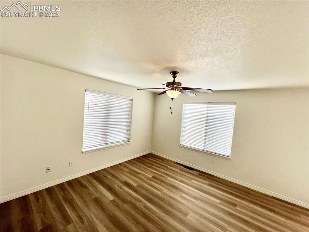 Image 7 of 45: Living Room