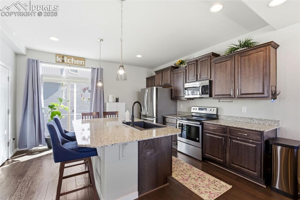 Image 11 of 50: Kitchen