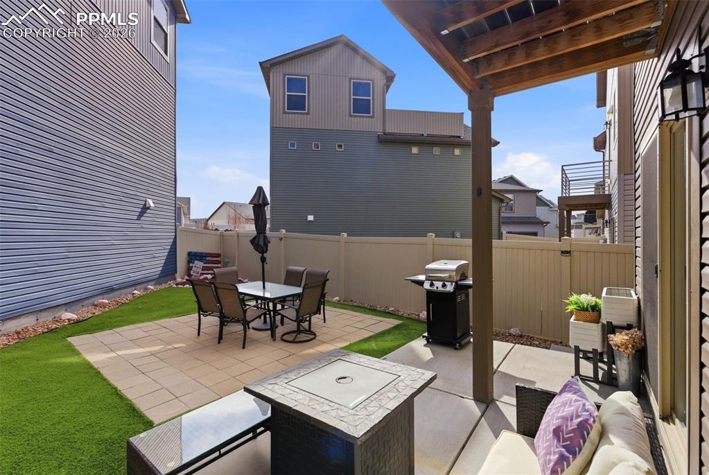 Image 40 of 50: Patio