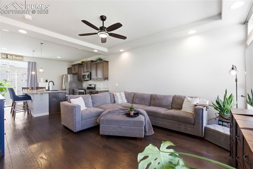 Image 9 of 50: Living Room