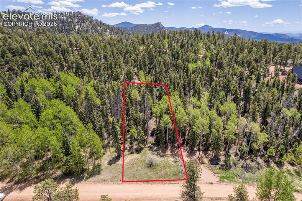 Image 11 of 17: Property lines are approximate and not a survey