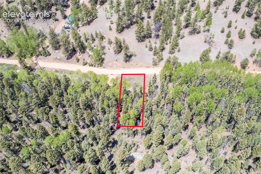 Image 8 of 17: Property lines are approximate and not a survey