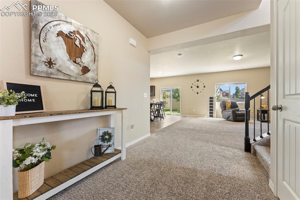 Image 2 of 32: Welcoming entryway