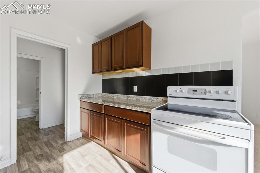 Image 6 of 42: Kitchen