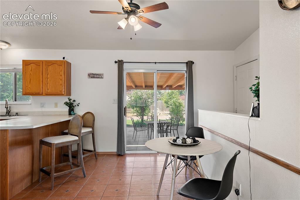 Image 11 of 31: Dining Area