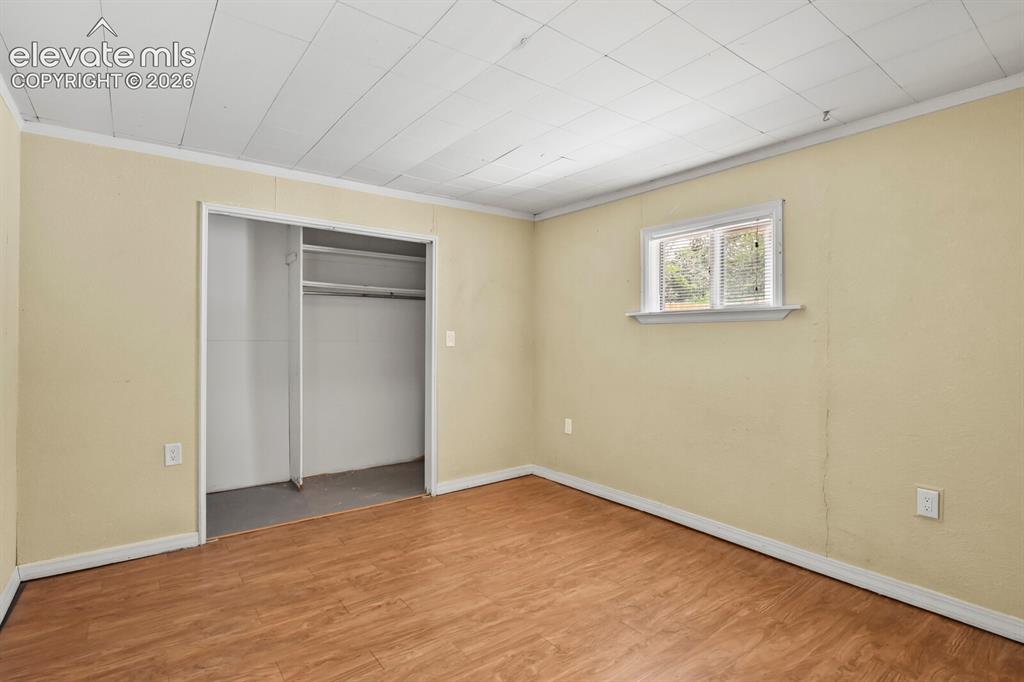 Image 17 of 26: Bedroom