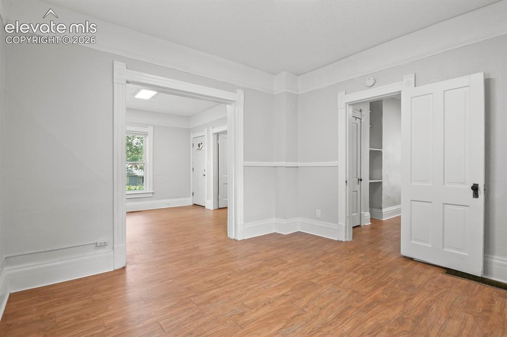 Image 5 of 26: Dining Room
