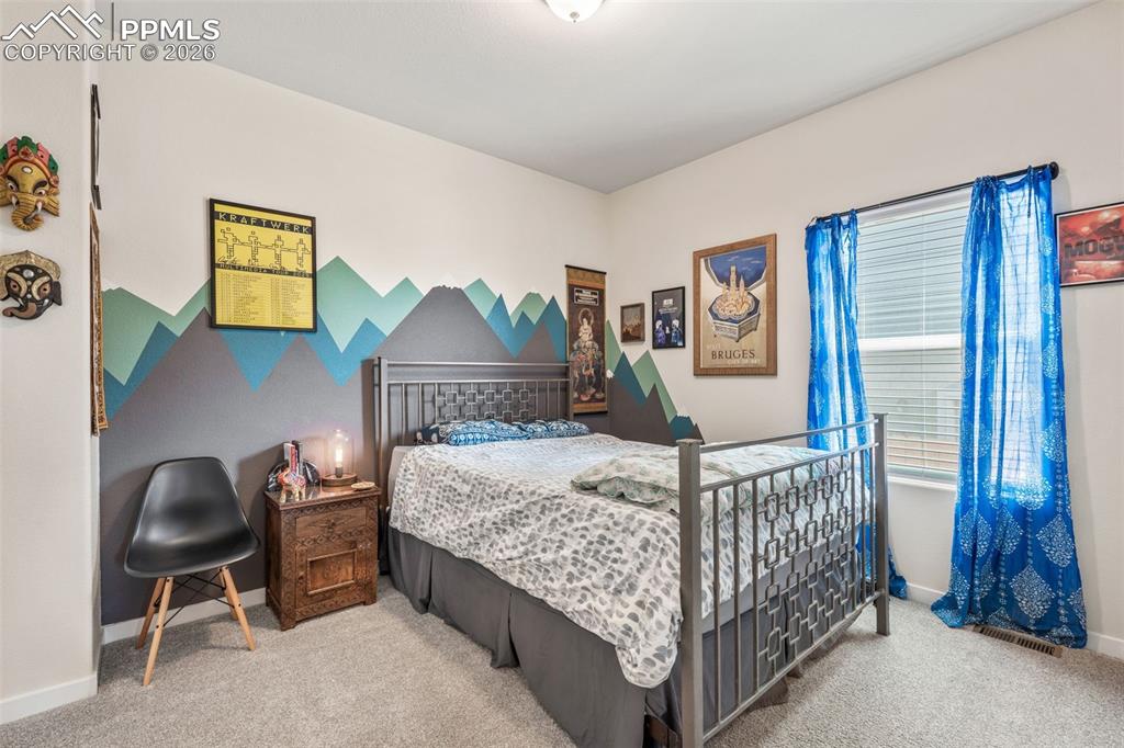 Image 20 of 29: Bedroom