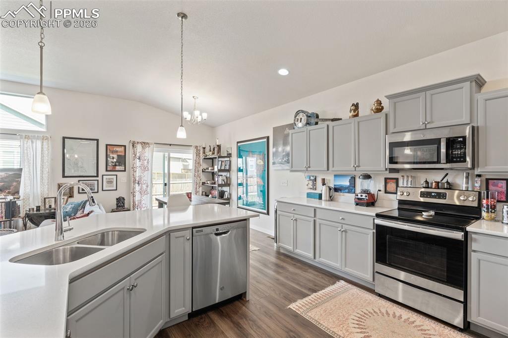 Image 7 of 29: Kitchen