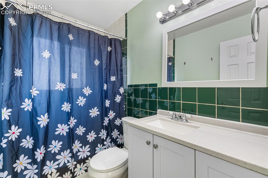 Image 15 of 25: Full Bath upper level