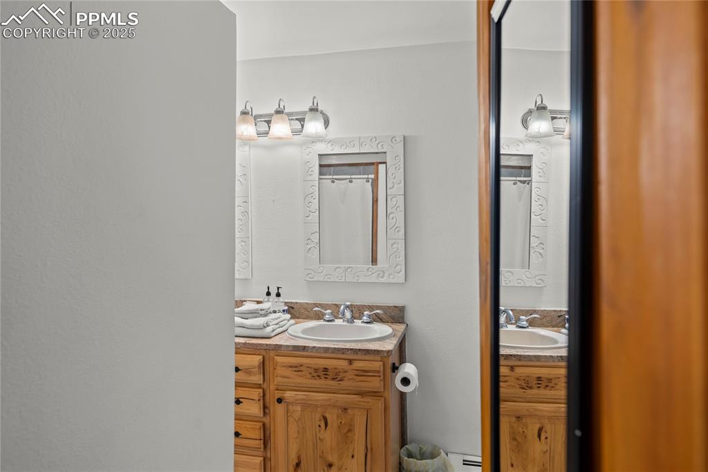 Image 12 of 23: Bathroom