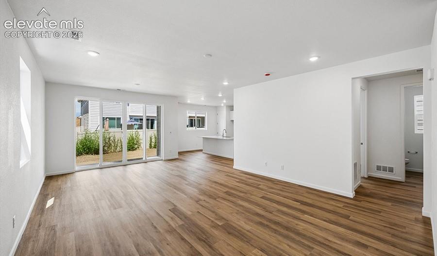 Image 8 of 25: Living Room