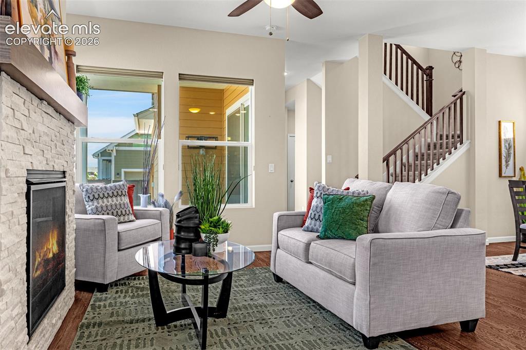 Image 11 of 50: Living Room