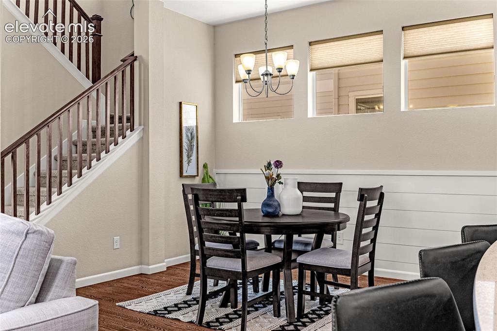 Image 17 of 50: Dining Area