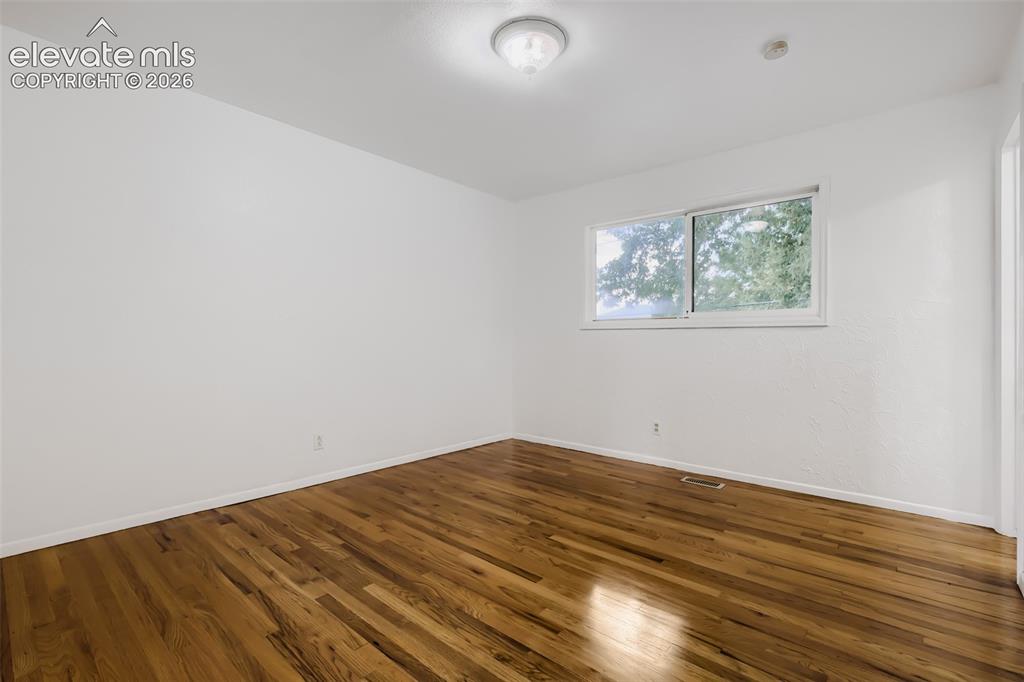 Image 6 of 13: Master Bedroom