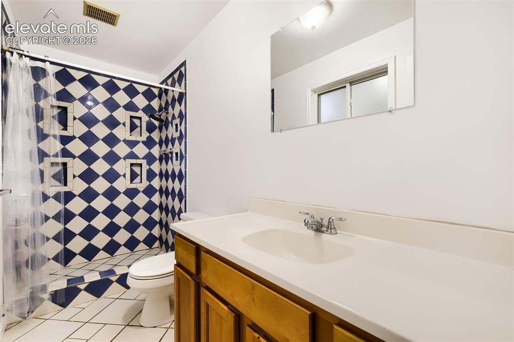Image 7 of 13: Master Bathroom