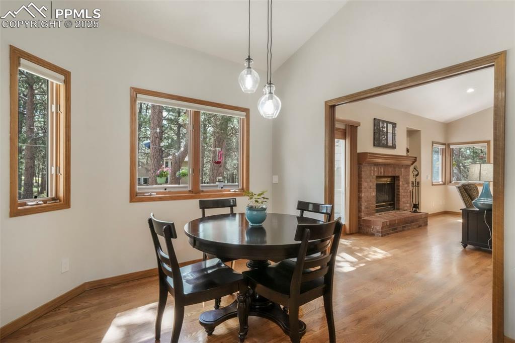 Image 13 of 50: Dining Area
