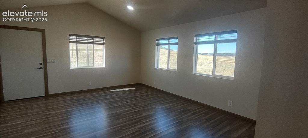 Image 14 of 41: Living Room