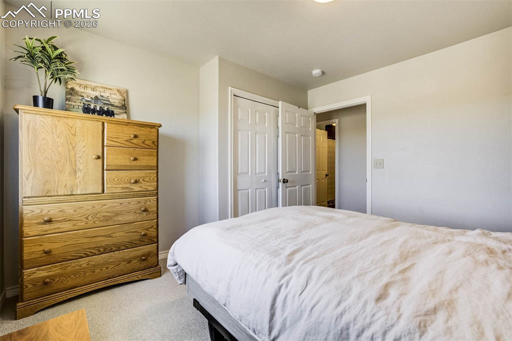 Image 16 of 50: Bathroom