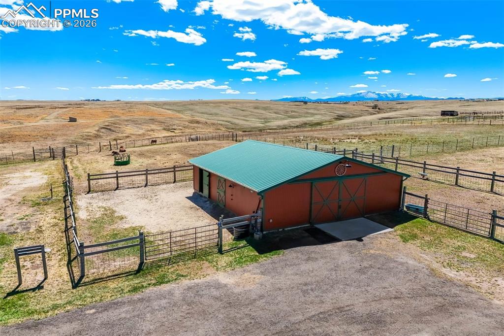 Image 39 of 50: Stable