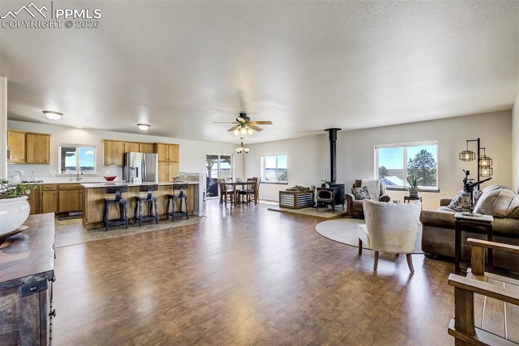 Image 4 of 50: Floor Plan