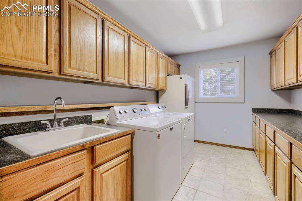 Image 32 of 48: Main level but has secondary hookups in basement