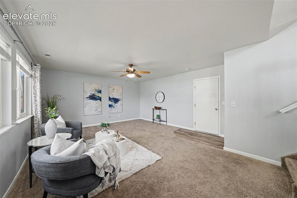 Image 10 of 31: Family Room