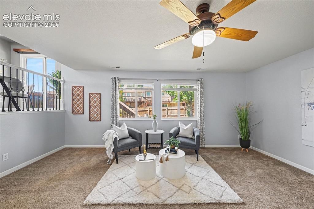 Image 8 of 31: Family Room