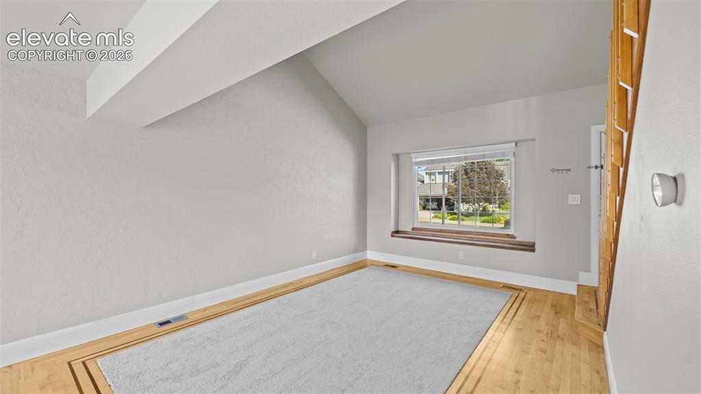 Image 8 of 35: Dining Room