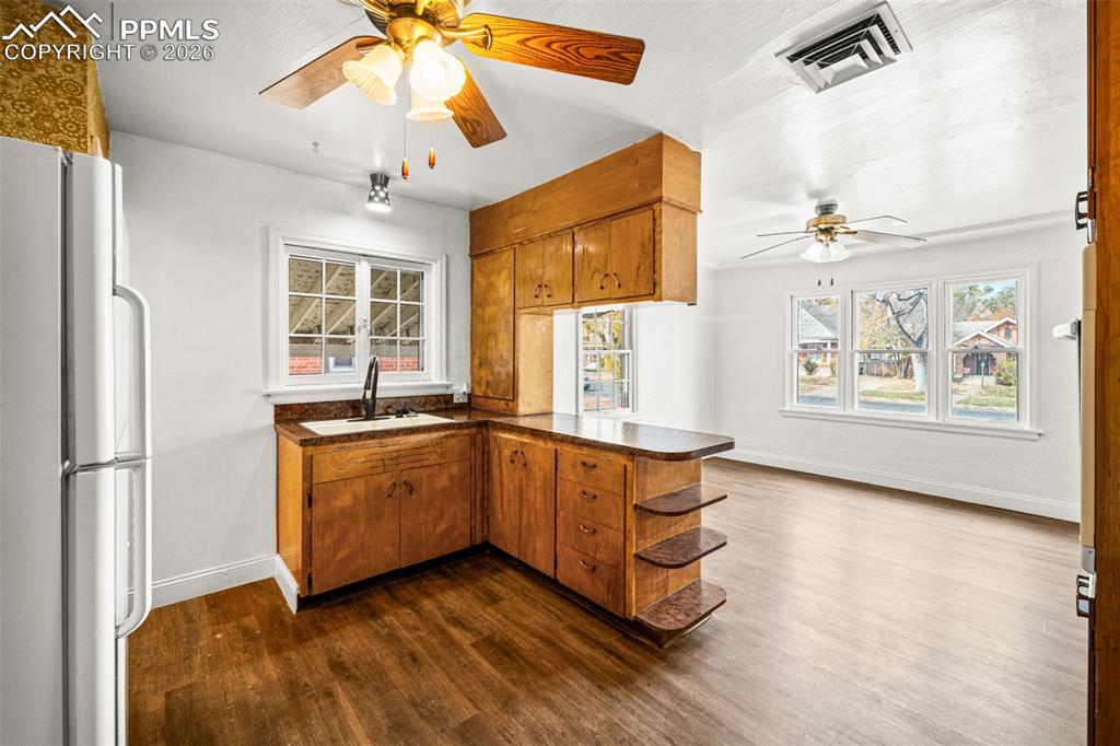 Image 10 of 37: Kitchen