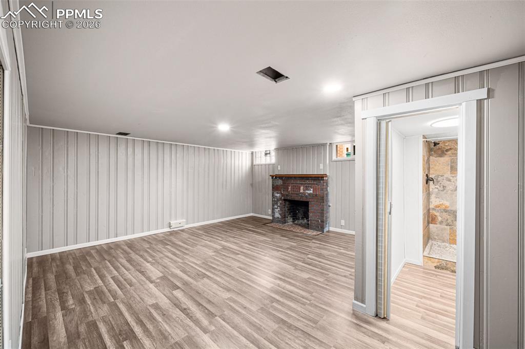 Image 24 of 37: Living Room