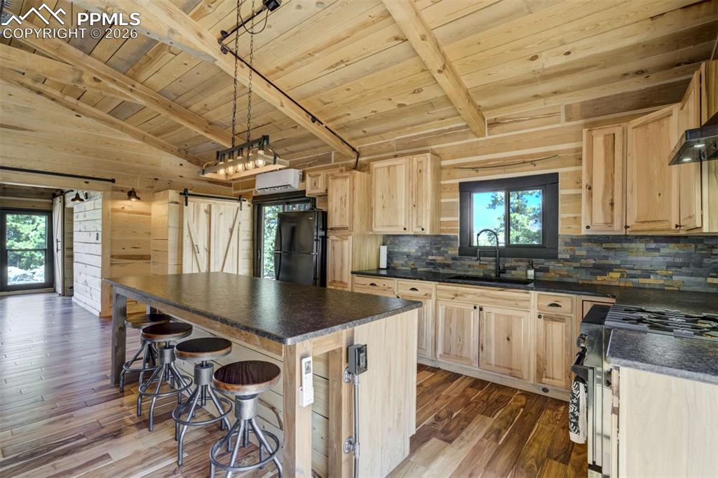 Image 31 of 50: No Description Available