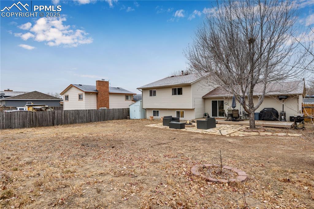 Image 30 of 31: Back of Structure