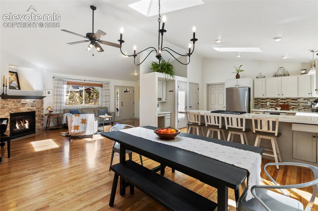 Image 6 of 22: Dining Area