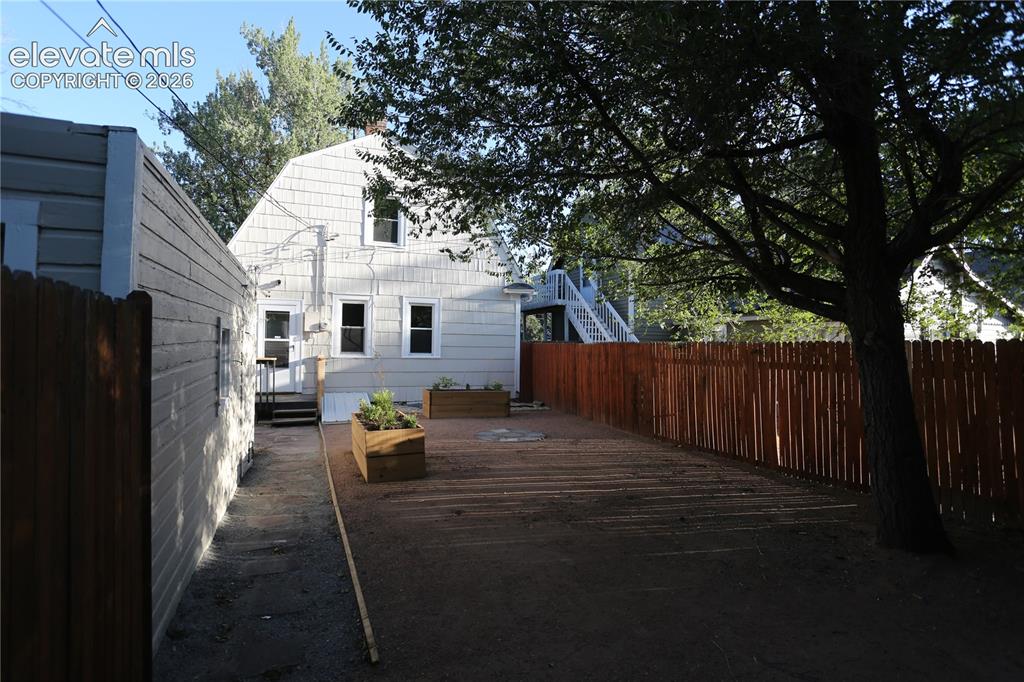 Image 14 of 14: Yard