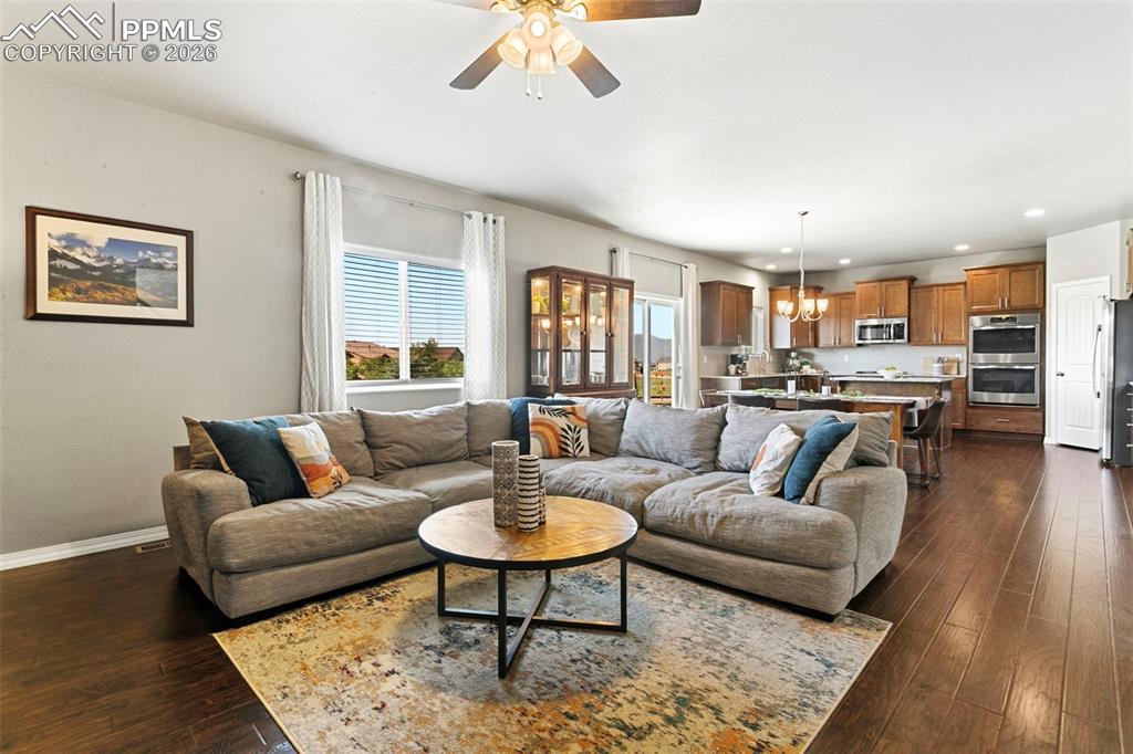 Image 15 of 47: Great Room