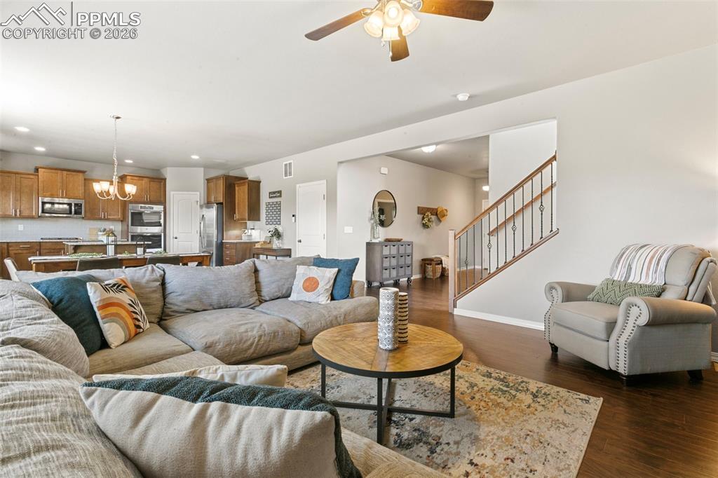 Image 16 of 47: Great Room