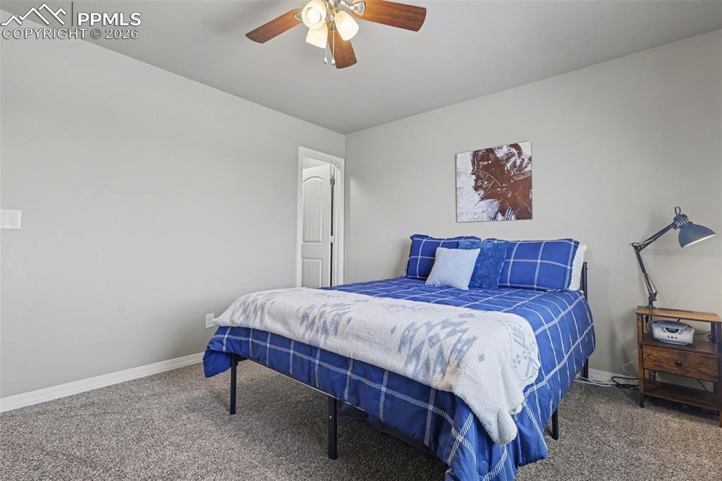 Image 32 of 47: Bedroom